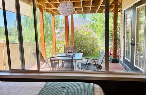 Springbank Hill House | Stunningly Private, Spacious, & Bright Walkout Suite