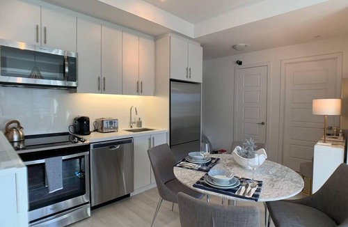 Innisfil Apartment | StunningStayz Luxury 2 King Beds Friday Harbour Resort Lake Simcoe GOLF & BOAT