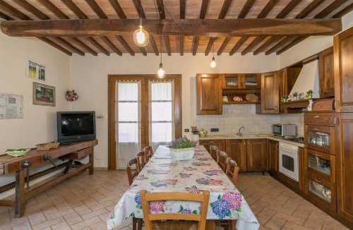 Castellina Marittima House | Stupendo rustico in pietra
