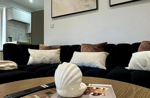 Lansbury Apartment | Sturry Street Apartments
