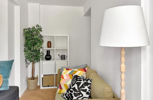 Lehen Apartment | Stuttgarter Apt mit Terrasse für 4 Pers