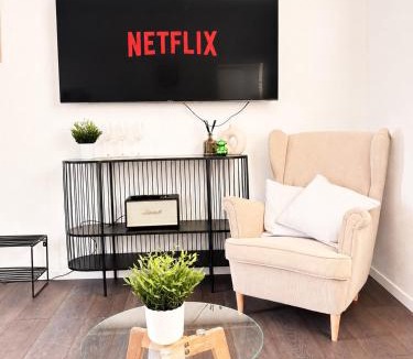 St. Leon Apartment | Stylisches Design-Apartment nahe SAP Walldorf Hockenheimring bis 4 Gäste