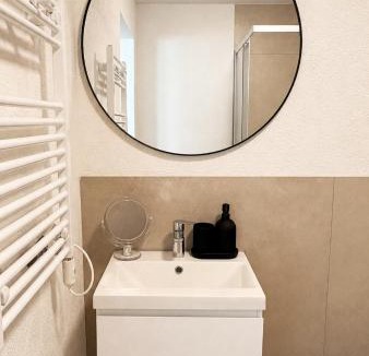 St. Leon Apartment | Stylisches Design-Apartment nahe SAP Walldorf Hockenheimring bis 4 Gäste