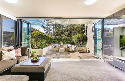Camperdown Apartment | Stylish 1 bdrm Camperdown - Car park, Gym & Pool