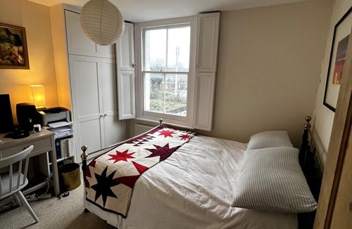 Ferndale Apartment | Stylish 1 Bedroom Apartment in Trendy Clapham