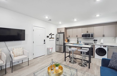 Brookland Bed & Breakfast | Stylish 1BD Brookland Home with Great Views!