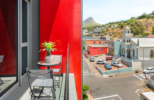 Bo'Kaap Apartment | Stylish 1bed Secure Mountain Views