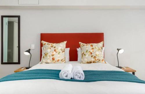 Bo'Kaap Apartment | Stylish 1Bed Secure Panoramic Mountain Views