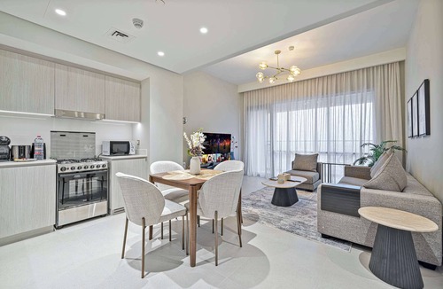 Dubai Apartment | Stylish 1BR City View at Vida, Creek Beach