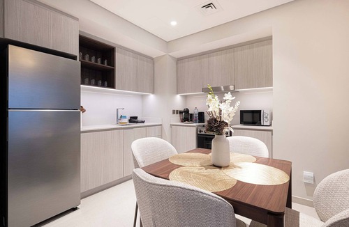 Dubai Apartment | Stylish 1BR City View at Vida, Creek Beach