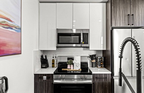 Mantua Apartment | Stylish 1BR - DT Philly by Art Museum & Key Sights