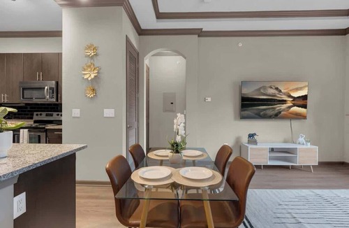 Brady Arts District Apartment | Stylish 1BR Near BOK Center-Gym, Pool, Pet Frndly