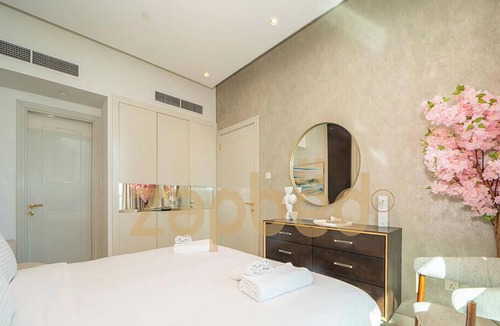 Downtown Dubai Apartment | Stylish 1BR-Upper Crest Near Dubai Mall