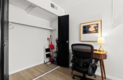 Royal Oak Apartment | Stylish 1BR Upper Flat in the Heart of Royal Oak