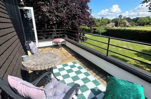Fifield Apartment | Stylish 2 bed in Windsor & Maidenhead