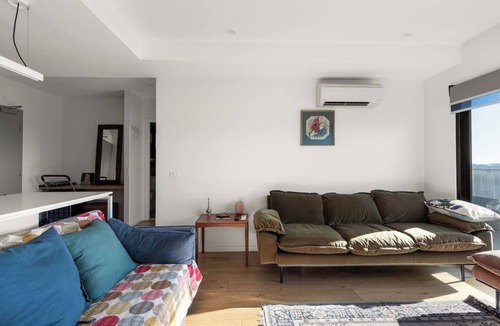 Preston Apartment | Stylish 2-Bedroom Preston Apartment Near Transport