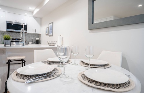 Pemberton Heights House | Stylish 2BR/1BA close to City Centre bsmt suite