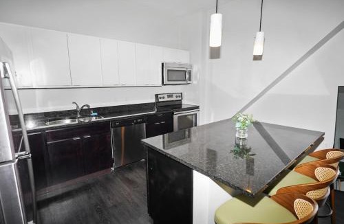 Westown Apartment | Stylish 2BR Escape - 10 minutes walk to RiverWalk