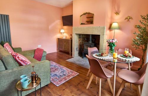 Wadsworth House | Stylish 2BR Home, Central Hebden Bridge Escape, Boho House