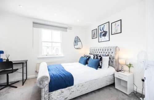 Cubitt Town House | Stylish 2BR Home Near Canary Wharf with Garden & Free Parking