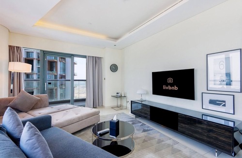 Business Bay Apartment | Stylish 2BR Paramount Apt | Near Downtown