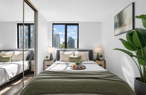 Yaletown Apartment | Stylish 2BR Steps from Vibrant Yaletown