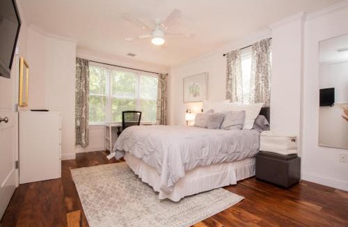 Harrison Lenox Apartment | Stylish 2BR w Full Kitchen, Laundry & Cen Air