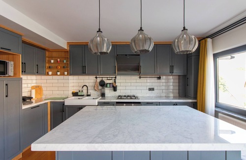 Moda Apartment | Stylish 2BR with Shared Sea-View Terrace in Moda