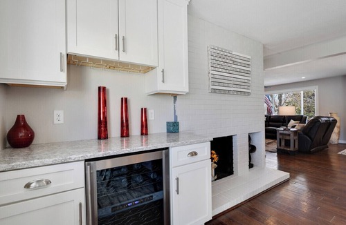 Castlewood House | Stylish 3/bd 2 bath Single level home in Centennial. Awesome location!