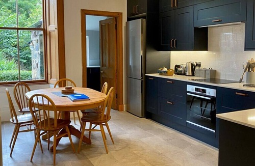 Marchmont Apartment | Stylish 3 bed 2 bath Meadows main door garden apt