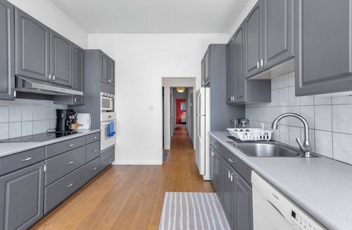 Cathedral Hill Condo | Stylish 3-BR Condo near Japantown + Garage Parking