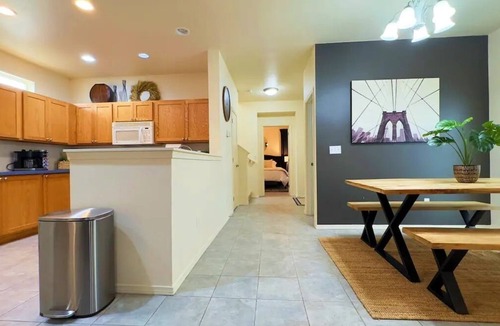 Lacey House | Stylish 3BR family home near park, pickleball & wildlife refuge
