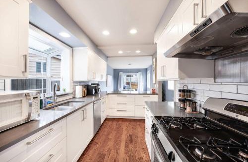 South Beacon Hill House | Stylish 3BR Home EV Outlet Near Light Rail