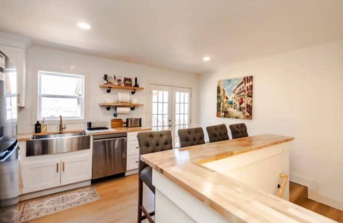 Mehlville House | Stylish 4 Bedroom Family Home Long stays welcome
