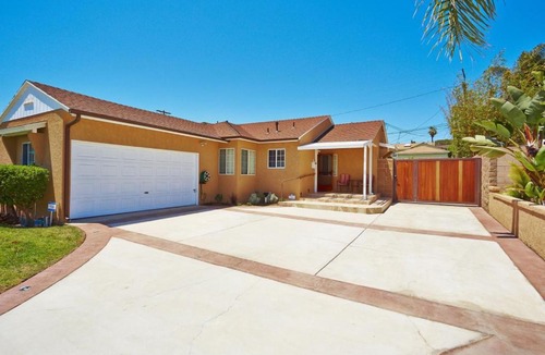 Mar Vista Villa | Stylish 4 Bedroom Home Near Venice Beach with Backyard BBQ