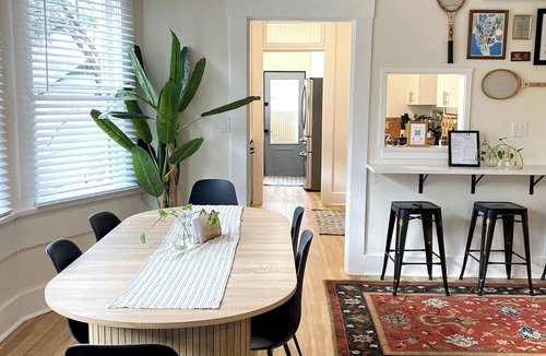 West University House | Stylish 4BR, 2.5BA Fully Renovated- Walk to UofA & 4thAve- Sleeps 8-Pet Friendly