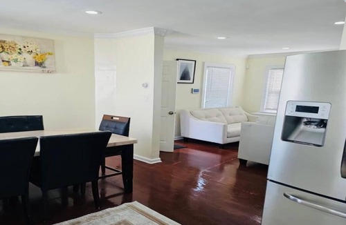 Valley Stream House | Stylish 5BR Haven - 5 Mins to JFK, Mall & Train Nearby + Free Parking!