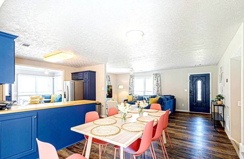 Fortson House | Stylish 5BR Split-Level Spacious Oasis w/Pool, BBQ & Game Room