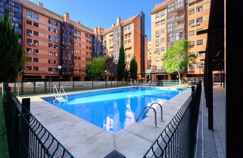 Usera Apartment | Stylish accommodation: 2 bedrooms, air conditioning and all mod cons HOR1K1B