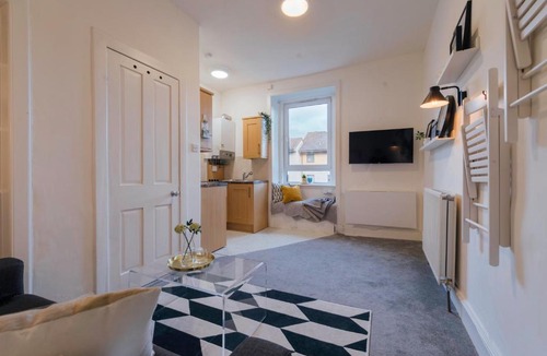 Leith Apartment | Stylish and Comfortable City Centre Apartment