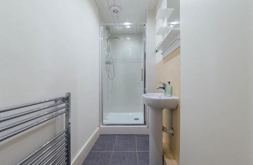 Leith Apartment | Stylish and Comfortable City Centre Apartment