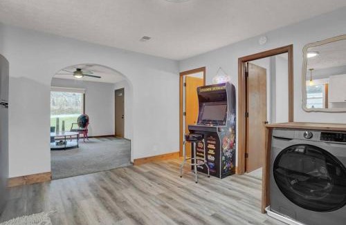 Tallmadge House | Stylish and Convenient House in Central Location