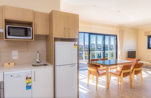 Windsor Apartment | Stylish and generous 2 Bedroom apartment Windsor
