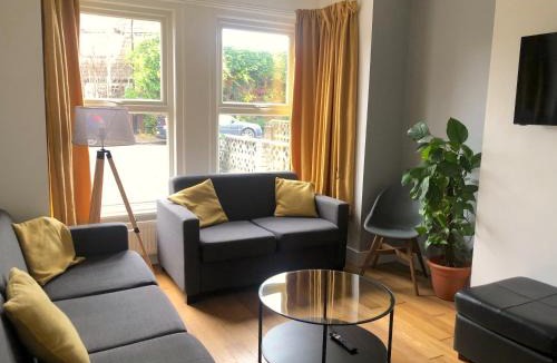 Southampton House | Stylish and spacious Southampton stay
