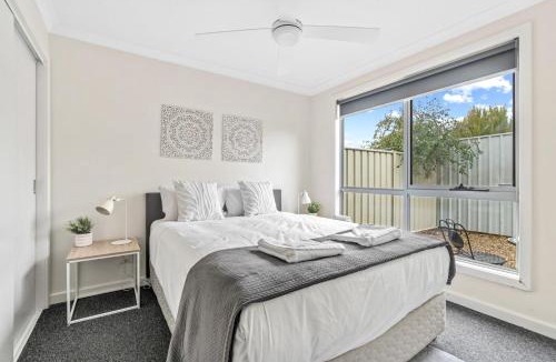 Ravenswood Apartment | Stylish and Spacious Launceston Villa plus Free Wifi