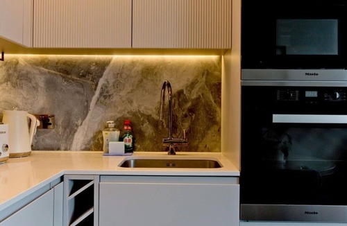 Shepherd's Bush Apartment | Stylish Apartment Next to Westfield Mall