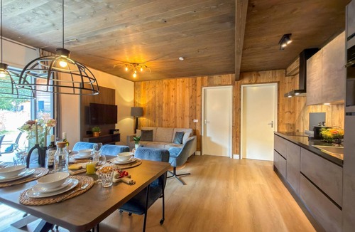 Afritz am See Apartment | Stylish apartment with mountain views by a lake