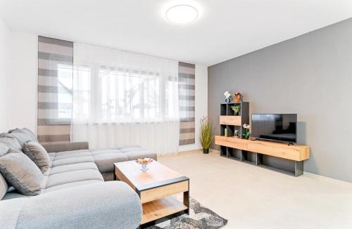 Metzingen Apartment | Stylish Apartment close to Outletcity Metzingen