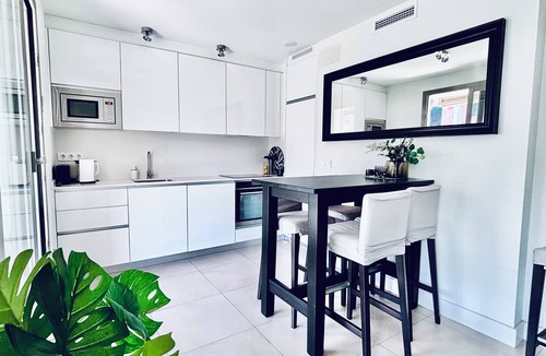 Torrox Costa Apartment | Stylish apartment with sea views