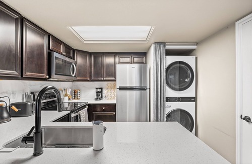 Tollgate Overlook House | Stylish Aurora Getaway Close to DIA and Downtown